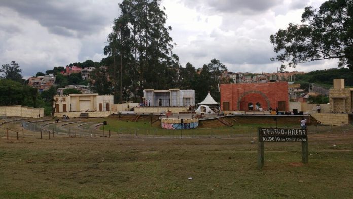 Paixão de Cristo Teatro de Arena na Aldeia de Carapicuíba