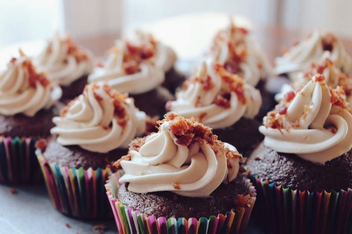 cupcakes-696x464