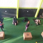 Corpo em movimento na academia Box Training Arena