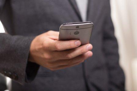 Limpeza de smartphones ajuda a evitar doenças