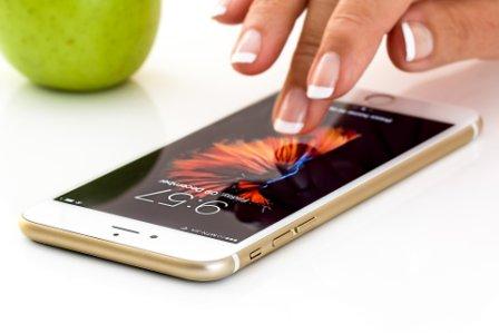 Amor em meio ao coronavírus: trocas de mensagem em app de relacionamento crescem 116%