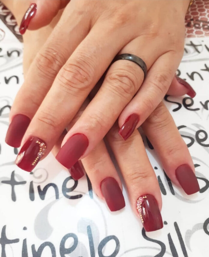 Tutorial de unhas para arrasar no Natal e no Ano Novo