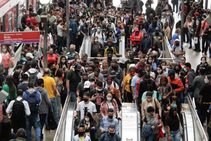 Região retorna à fase vermelha no Natal e Reveillon