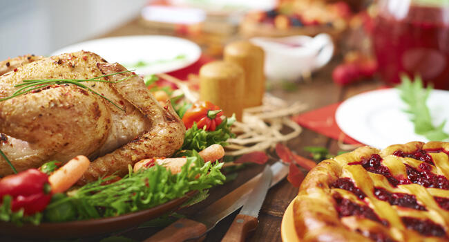 Veja como evitar exageros com a comida das festas de fim de ano