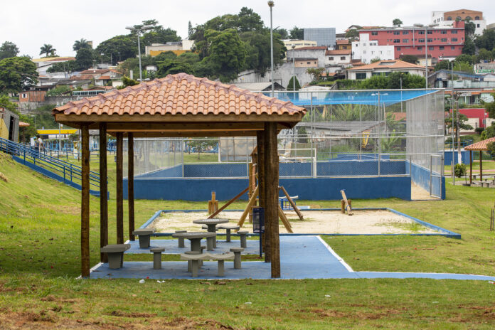 Cotia cria áreas de lazer e esporte com infraestrutura completa