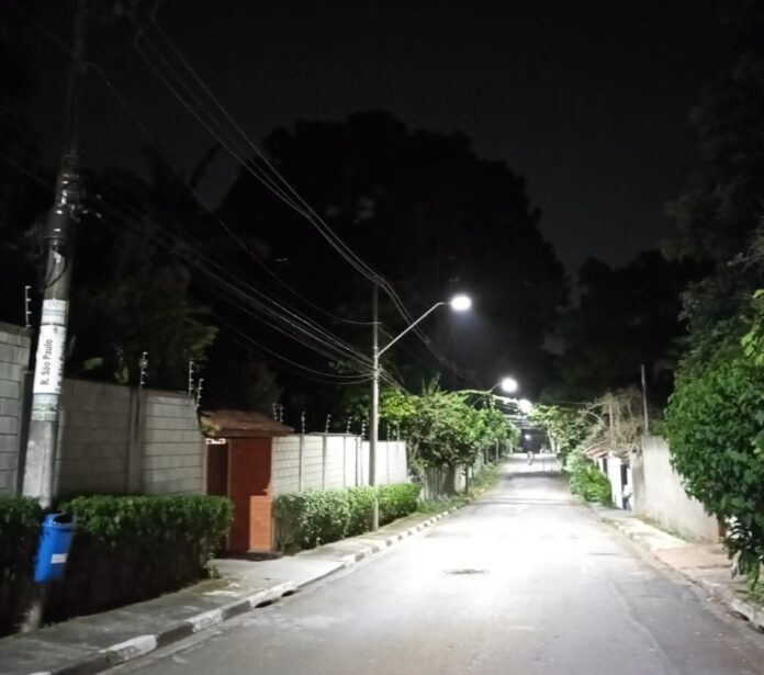 Ruas da Vila Santo Antônio, região da Granja, recebem lâmpadas LED