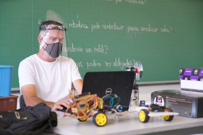 Educação SP anuncia internet de 100MB para todas as escolas da rede estadual até 2022