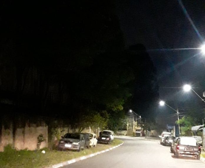 Novos pontos de Cotia ganham iluminação pública com lâmpadas de LED