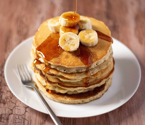 Lanchinho da tarde? Que tal uma panqueca de banana fit?
