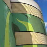 Pátio Vila Sônia recebe grafite por um mundo sustentável e inclusivo