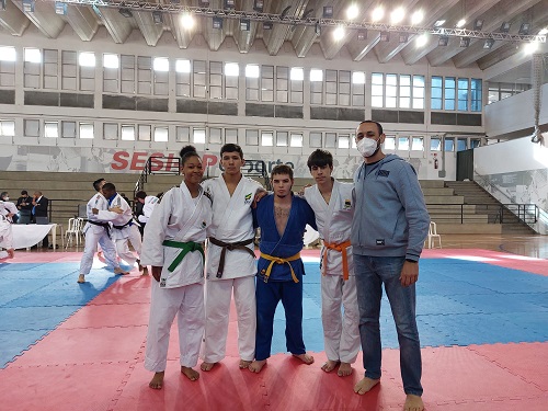 Atletas de Cotia nos Joguinhos