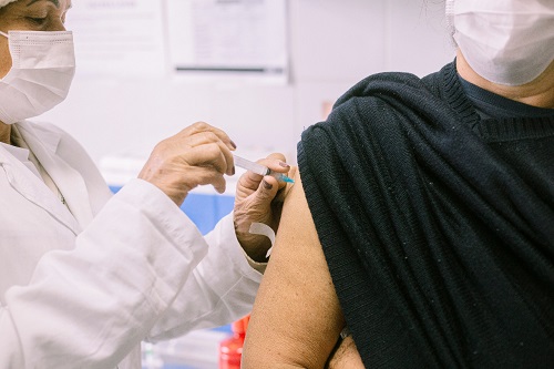 Estado libera e Cotia começa a vacinar a população em geral contra a gripe