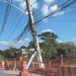 Risco contido? Postes expõem falta de ação coordenada entre Prefeitura de Carapicuíba e Enel